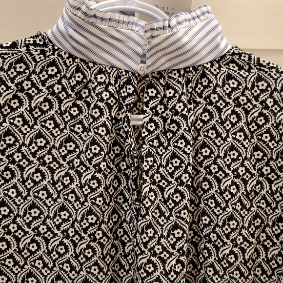 Blouse - Picture 2 of 3